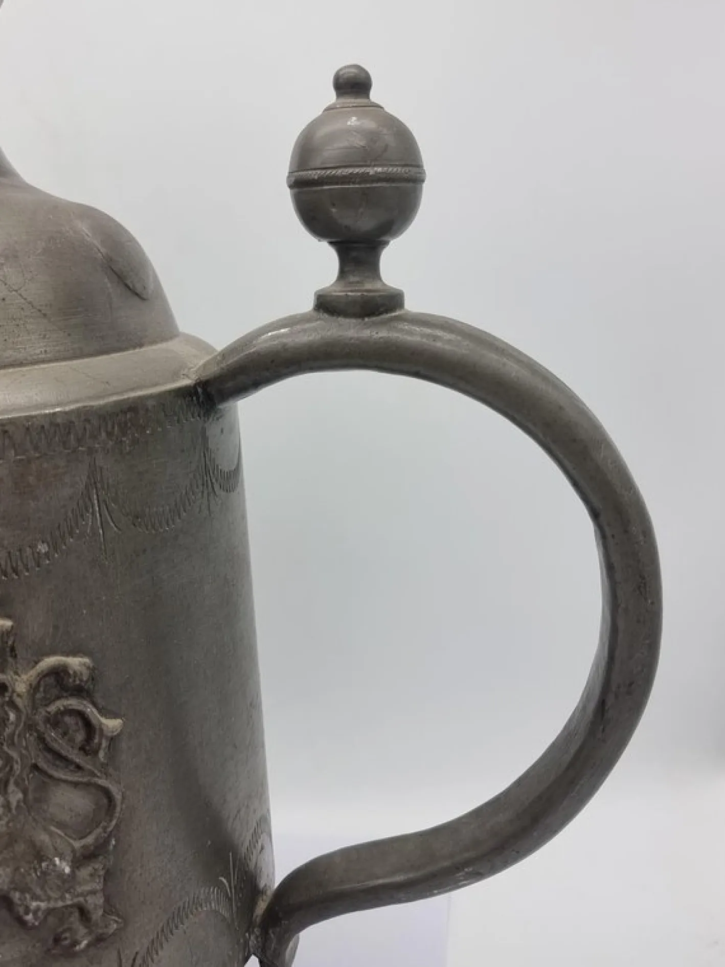 Großer Krug aus Zinn, Zinn und Kunststoff