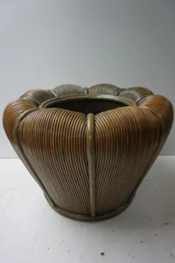 Großer Mid-Century Modern Rattan Übertopf aus Bambus, 1970er