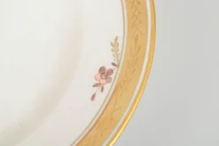 Großer ovaler goldener Servierteller aus Porzellan von Royal Copenhagen, 1966