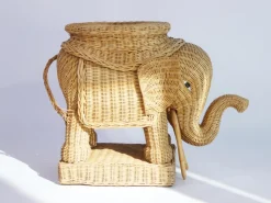 Großer Vintage Gewebter Elefanten Pflanzenständer aus Rattan, 1960er