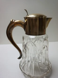 Großer Vintage Krug aus vergoldetem Kristallglas mit Eiseinsatz, 1930er