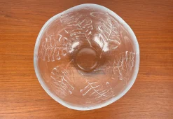 Große schwedische Vintage Glasschale mit Blumendekor von Ann Wärff für Kosta Boda, 1970er