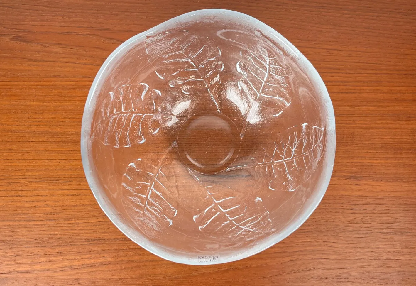 Große schwedische Vintage Glasschale mit Blumendekor von Ann Wärff für Kosta Boda, 1970er