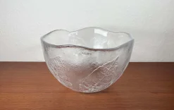 Große schwedische Vintage Glasschale mit Blumendekor von Ann Wärff für Kosta Boda, 1970er