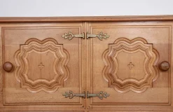 Großes französisches Sideboard aus Eiche von Guillerme et Chambron für Votre Maison, 1960er