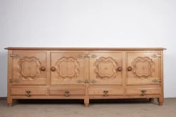 Großes französisches Sideboard aus Eiche von Guillerme et Chambron für Votre Maison, 1960er
