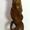 Großes geschnitztes Totem, 1970er, Holzskulptur auf Stahlfuß