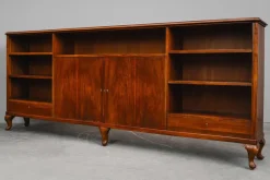 Großes Jugendstil Bücherregal aus Nussholz, frühes 20. Jh