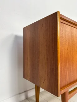Großes minimalistisches Mid-Century Sideboard aus Teak, 1960er
