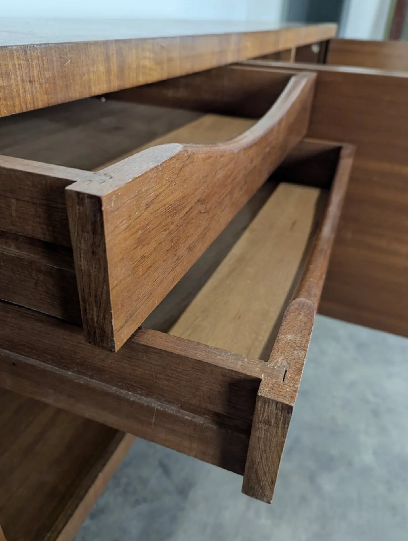 Großes modernes Sideboard aus Teak