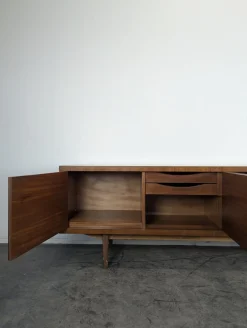Großes modernes Sideboard aus Teak