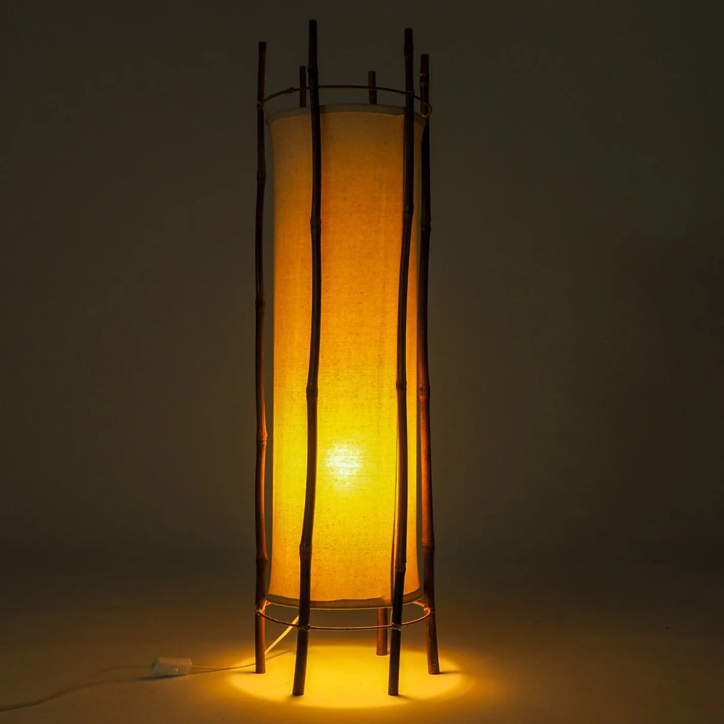 Große Stehlampe aus Bambus & Leinen von Louis Sognot, 1960er