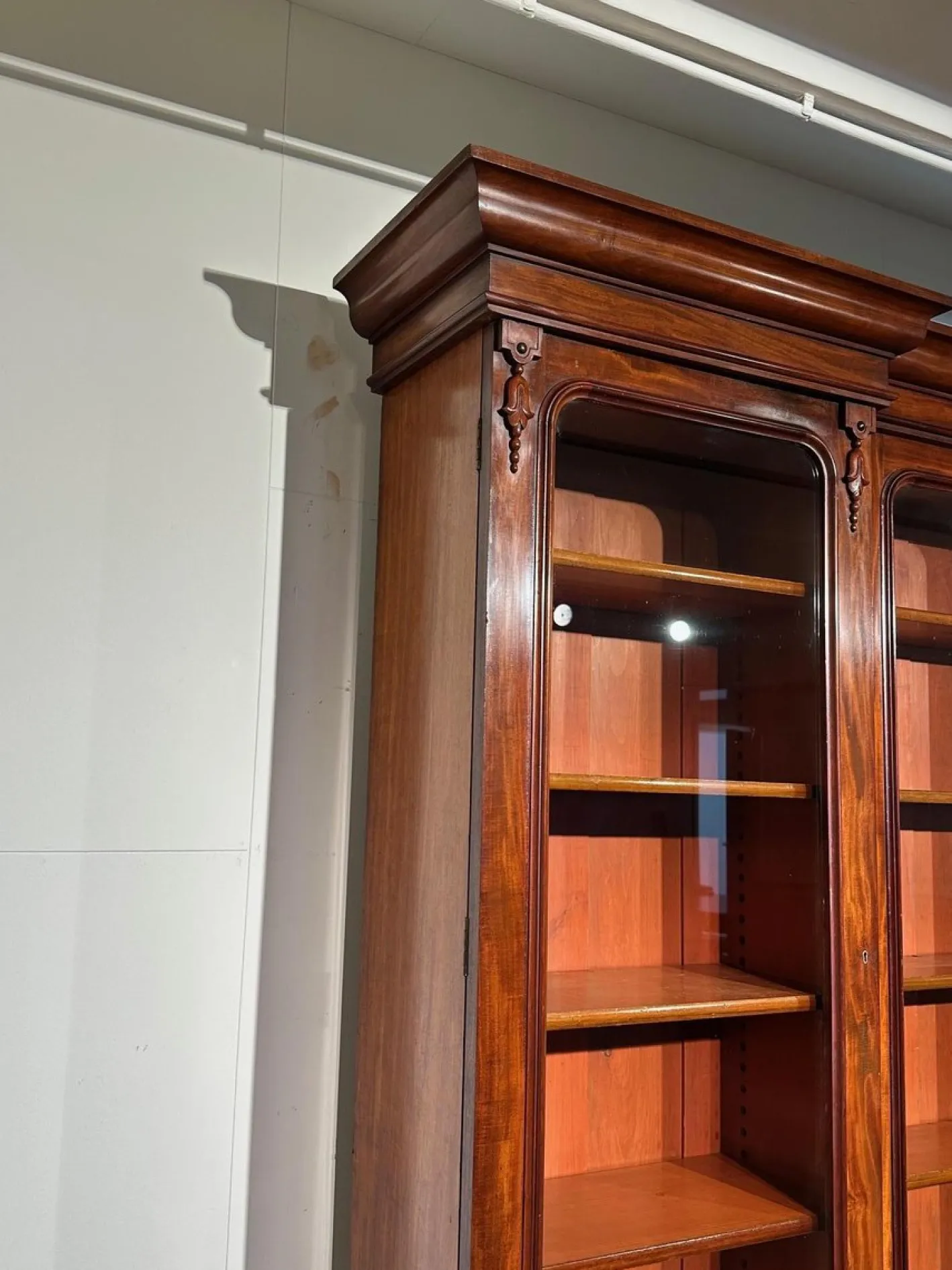 Großes viktorianisches Bücherregal aus Mahagoni