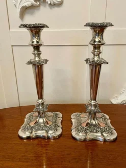 Große viktorianische verzierte Sheffield Kerzenhalter, 2er Set