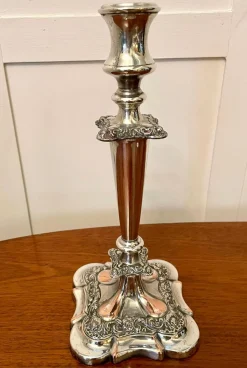 Große viktorianische verzierte Sheffield Kerzenhalter, 2er Set