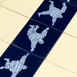 Große Vintage Michelinmännchen Fliesen, 1960er, 65er Set