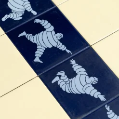 Große Vintage Michelinmännchen Fliesen, 1960er, 65er Set
