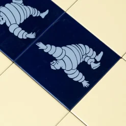 Große Vintage Michelinmännchen Fliesen, 1960er, 65er Set