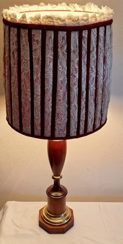 Große Vintage Tischlampe mit Sockel aus Mahagoni, Zierleiste aus Messing und Stoffschirm, 1970er