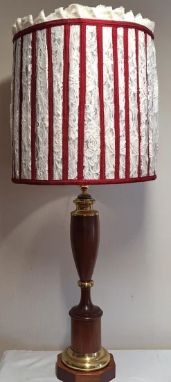 Große Vintage Tischlampe mit Sockel aus Mahagoni, Zierleiste aus Messing und Stoffschirm, 1970er