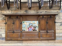 Große wandmontierte Garderobe aus Eiche, frühes 20. Jh