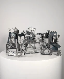 Guernica Skulpturen aus Metall von Picasso, 10 . Set