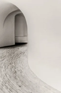 Guy Sargent, The Round Tower, Archivierter Pigmentdruck