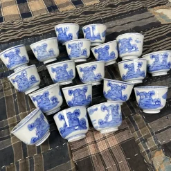 Handbemalte Edo Yunomi Teetassen, Japan, 18 . Set