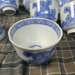 Handbemalte Edo Yunomi Teetassen, Japan, 18 . Set