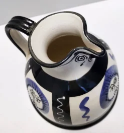 Handbemalter Keramikkrug im Stil von Picasso, 1970er