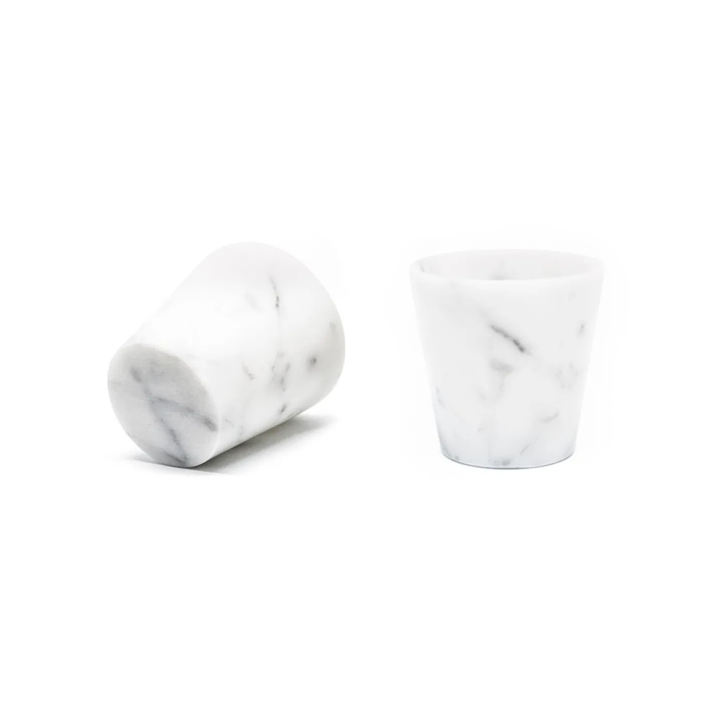 Handgefertigte Grappa Gläser aus weißem Carrara Marmor von Fiammetta V., 2er Set