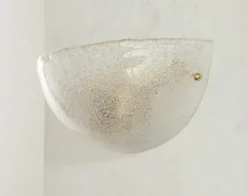 Handgefertigte Murano Glas Wandleuchte in Klarer Farbe, Künstlerisches Glasblatt mit Körnung, 1980er