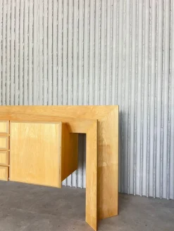 Handgefertigtes asymmetrisches Sideboard, 1980er