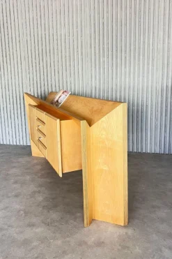 Handgefertigtes asymmetrisches Sideboard, 1980er