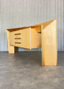 Handgefertigtes asymmetrisches Sideboard, 1980er