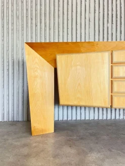 Handgefertigtes asymmetrisches Sideboard, 1980er