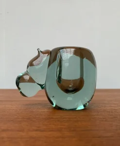 Handgemachter afrikanischer Vintage Kerzenhalter aus Glas in Tier-Optik von Ngwenya Glass, 2er Set