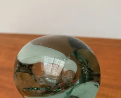 Handgemachter afrikanischer Vintage Kerzenhalter aus Glas in Tier-Optik von Ngwenya Glass, 2er Set