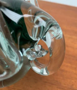 Handgemachter afrikanischer Vintage Kerzenhalter aus Glas in Tier-Optik von Ngwenya Glass, 2er Set