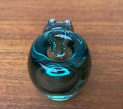 Handgemachter afrikanischer Vintage Kerzenhalter aus Glas in Tier-Optik von Ngwenya Glass, 2er Set