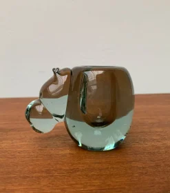 Handgemachter afrikanischer Vintage Kerzenhalter aus Glas in Tier-Optik von Ngwenya Glass, 2er Set