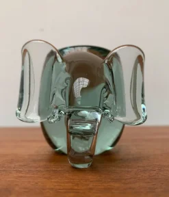 Handgemachter afrikanischer Vintage Kerzenhalter aus Glas in Tier-Optik von Ngwenya Glass, 2er Set