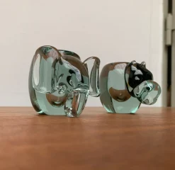 Handgemachter afrikanischer Vintage Kerzenhalter aus Glas in Tier-Optik von Ngwenya Glass, 2er Set