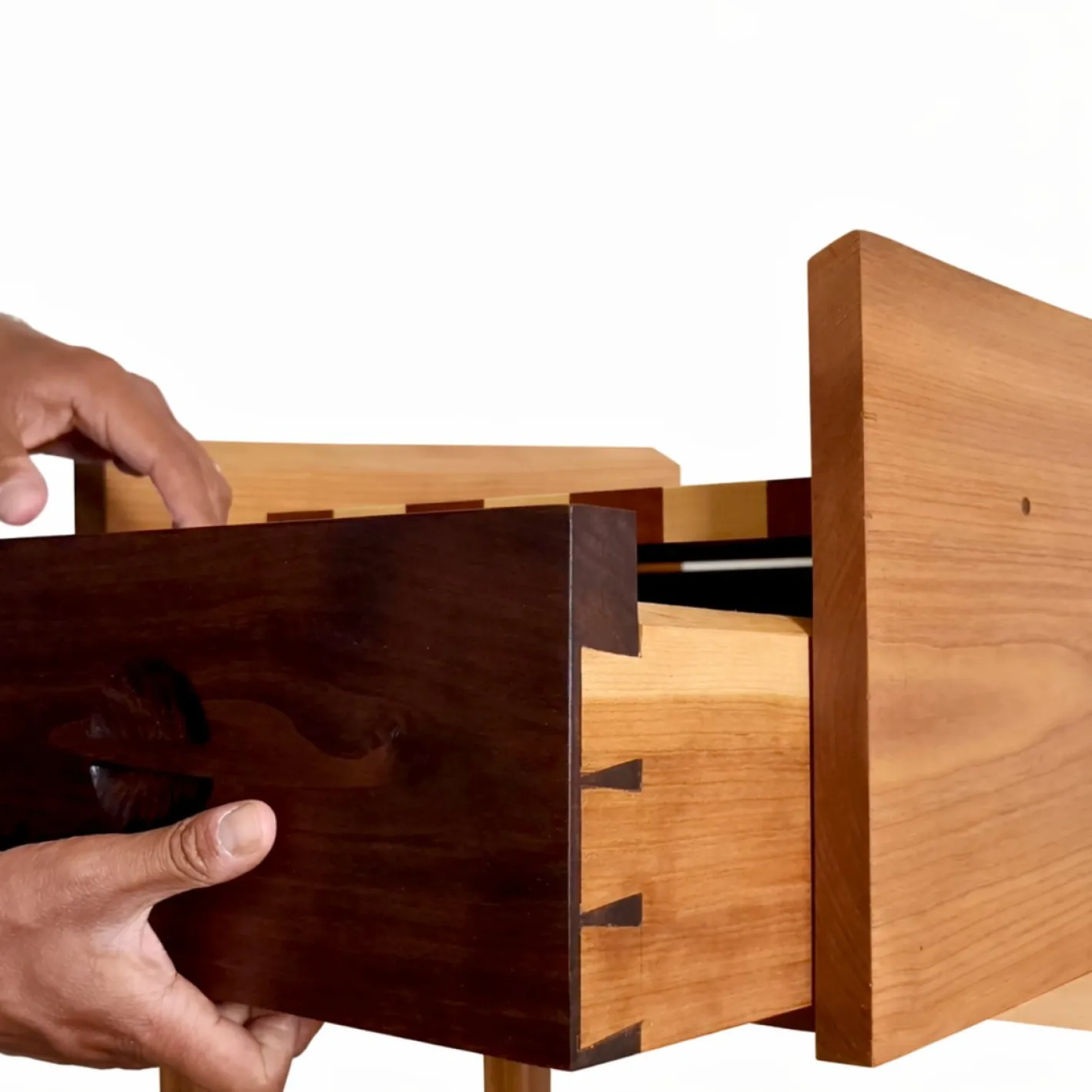 Handgemachtes Schachbrett mit Schachfiguren von Giuseppe Deepak Benti, Satz von 33