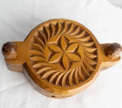 Handgeschnitzte Französische Salzdose aus Cembro Pine, 1950