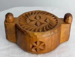 Handgeschnitzte Französische Salzdose aus Cembro Pine, 1950