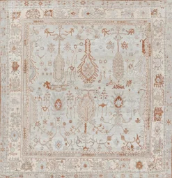 Hellblauer quadratischer Teppich im Oushak-Stil mit Blumenmuster von Rug&Kilim