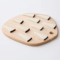 Hex Pebble Schneidebrett von Noah Spencer für Fort Makers