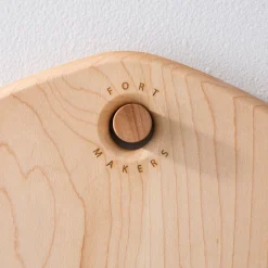 Hex Pebble Schneidebrett von Noah Spencer für Fort Makers