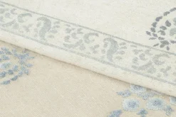 Himmelblauer Teppich aus Naturseide mit Blockmuster von Rug&Kelim